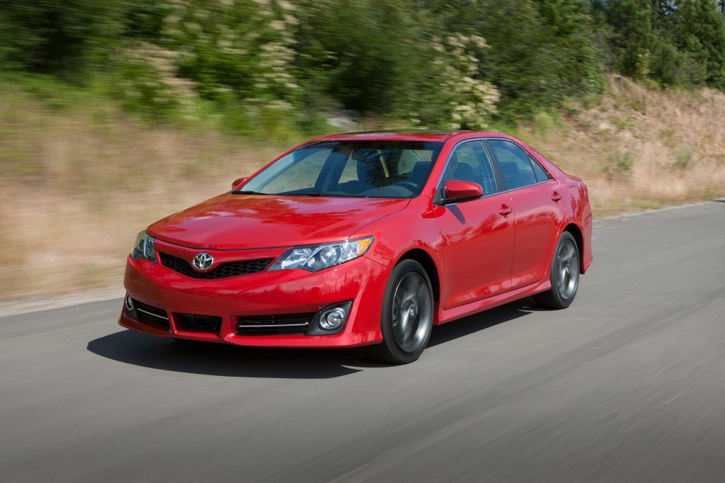 After getting an all-new design for 2012, the Camry's body remains the same for 2013. It's more expressive than the previous generation of this car.