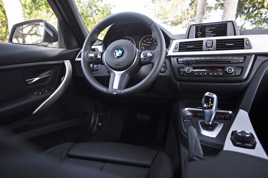 Inside, the 320i has a cabin that seems brilliantly engineered, with lots of tight-fitting knobs and switches that lend a feeling of precision.