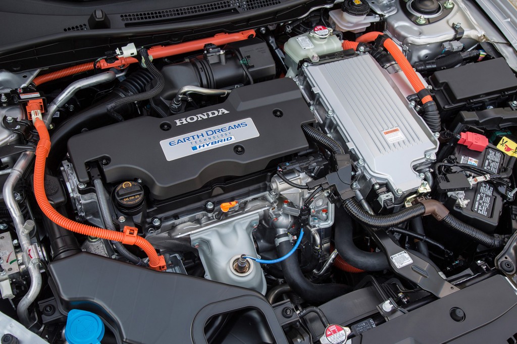Under the hood, a four-cylinder gasoline engine and powerful electric motor combine for the impressive mileage rating. Surprisingly, it doesn’t have a traditional transmission like most cars, replacing it with a Honda-engineered electronic system instead.